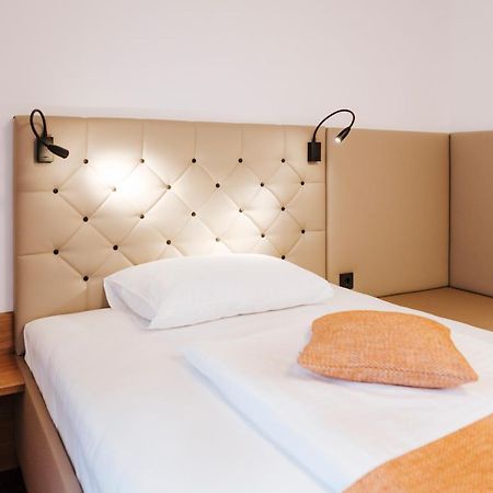 Hotel Der Stockinger 乌特普伦斯塔滕 外观 照片