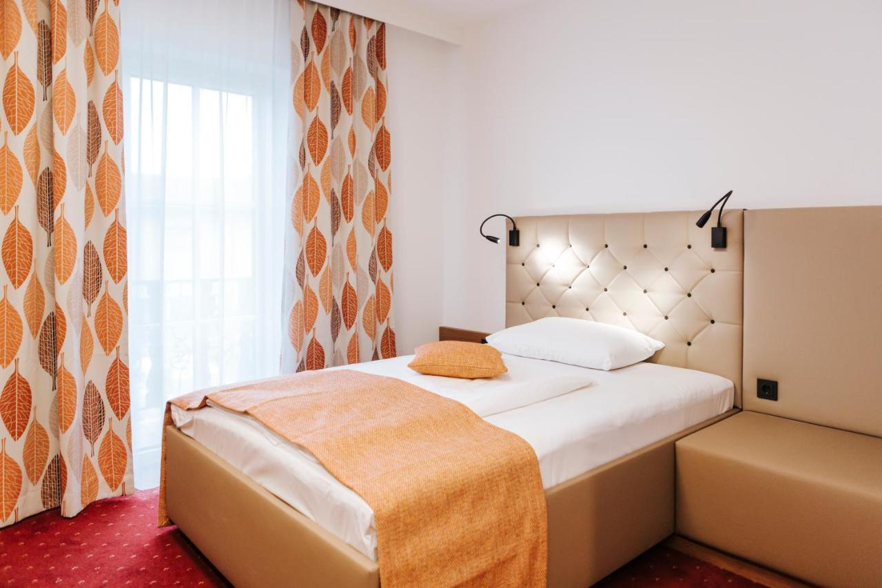 Hotel Der Stockinger 乌特普伦斯塔滕 外观 照片